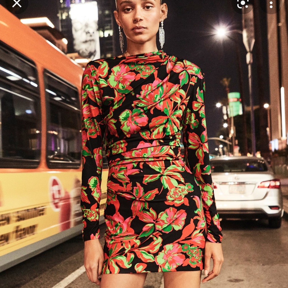 Zara printed floral mini long sleeve dress with draping. Size M